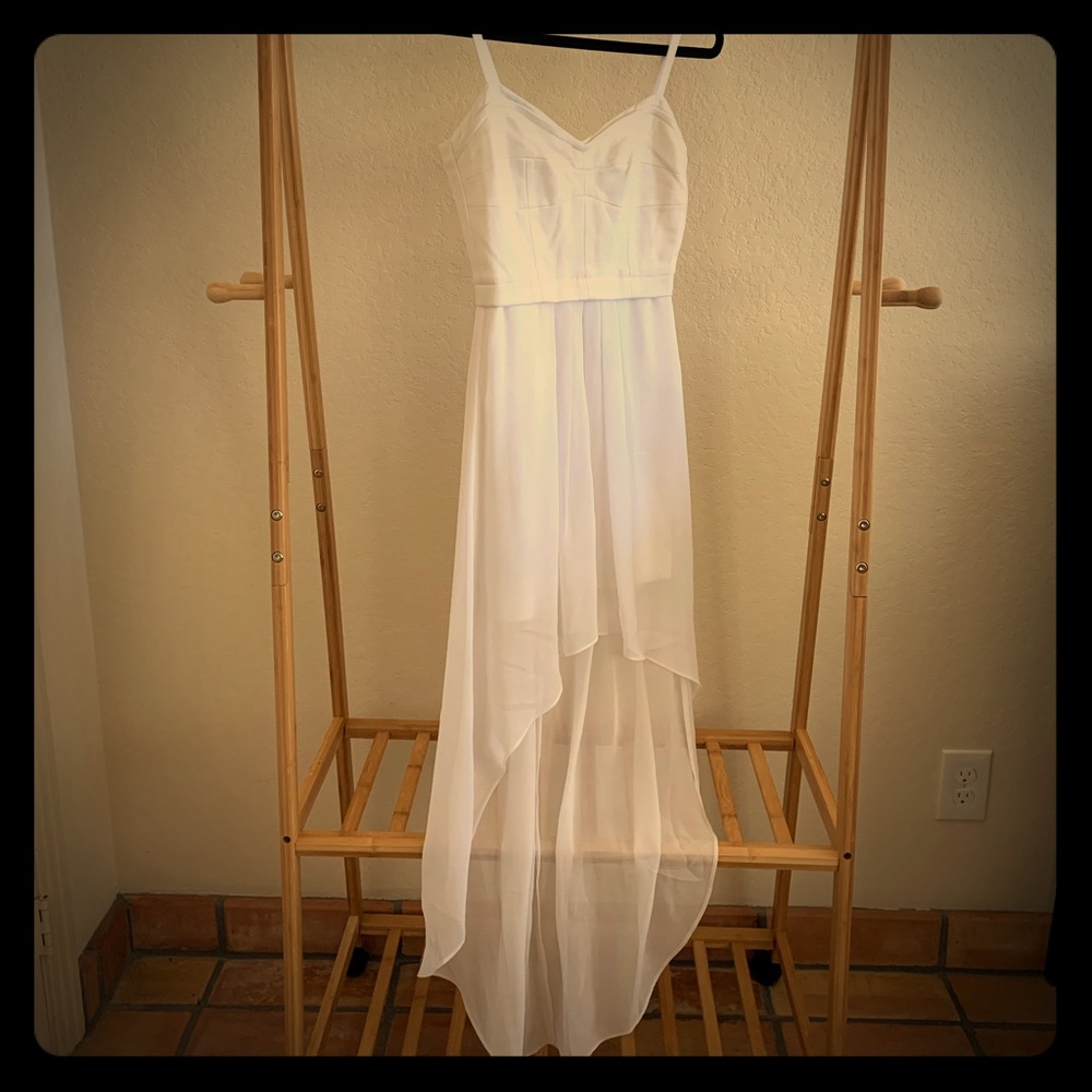 NWT BCBG White dreamy dress size 0